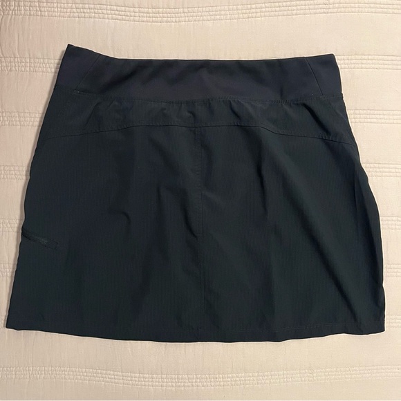 Orvis Black Skirt with built in Shorts with Pockets - Picture 5 of 6
